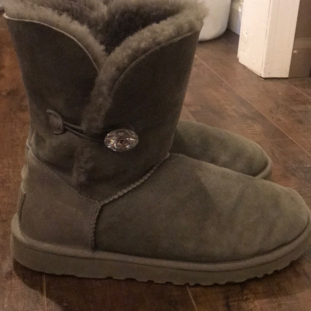 Lmtd. edition Swarovski crystal genuine Ugg boots